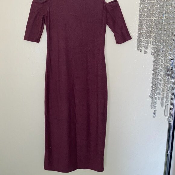 Monteau Los Angeles Cold Shoulder Long Sweater Dress Maroon BodyCon Fit Medium - Picture 2 of 13
